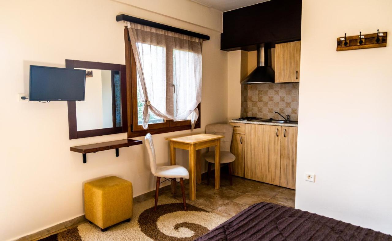 Enastron Hotel Kalavryta Exterior photo